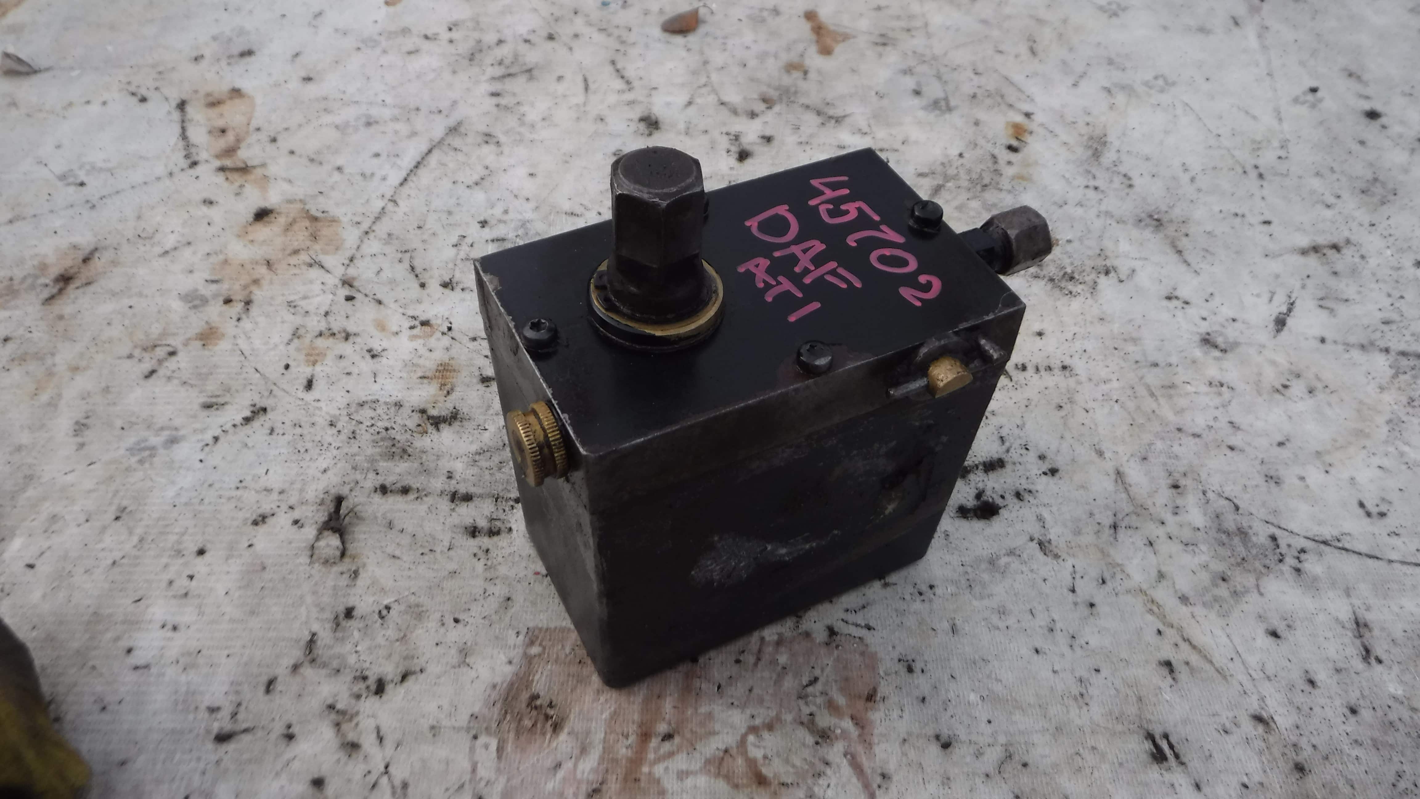 Насос подъема кабины 0372858 1315942 Даф DAF 95 ATI 1995